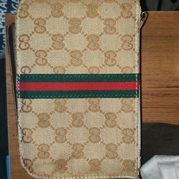 Gucci Pouch - Picture 1 of 3